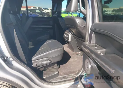 2021 Ford Expedition Xlt z USA, uszkodzony, nr VIN 1FMJU1HT1MEA86985